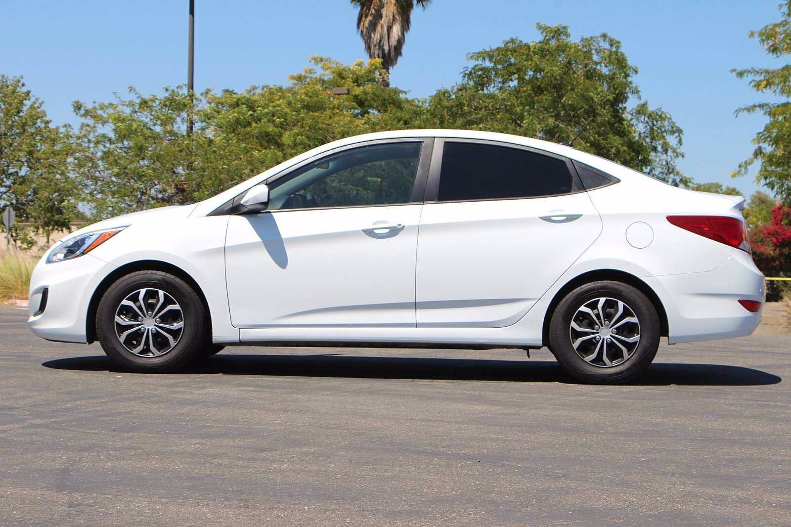 Pre-Owned 2016 Hyundai Accent SE